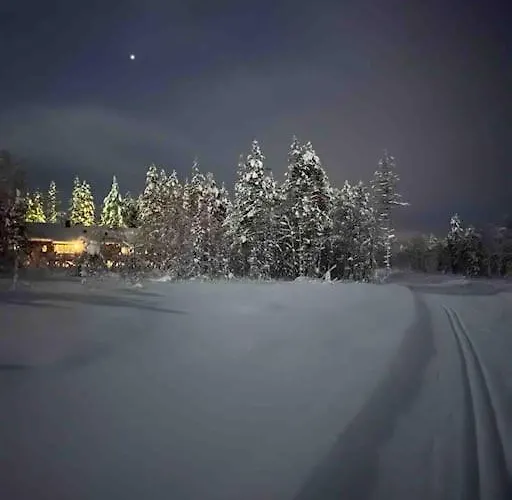 Keloparitalon Yllaes-naekymaellae Ja Paljulla